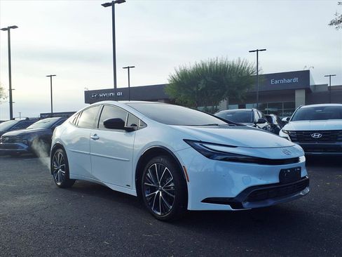 Used 2023 Toyota Prius XLE image 8