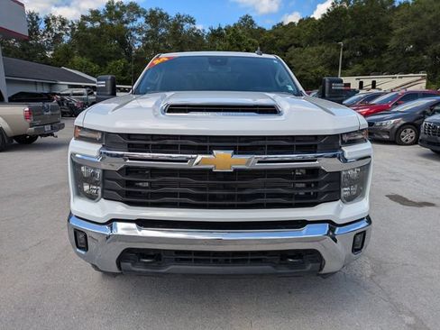 Used 2024 Chevrolet Silverado 2500 LT AWD/4WD image 9