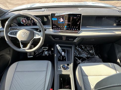 New 2026 Volkswagen Tiguan SE R-Line AWD/4WD image 10
