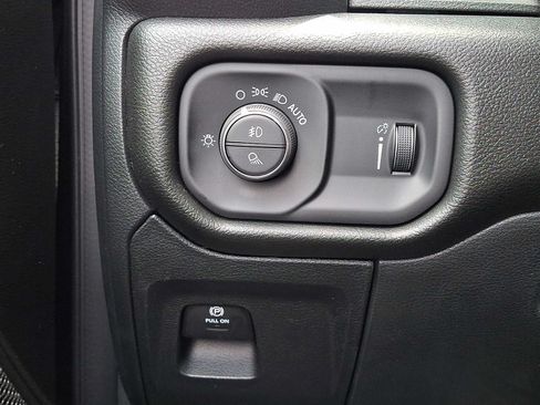 New 2026 RAM 1500 Express AWD/4WD image 18