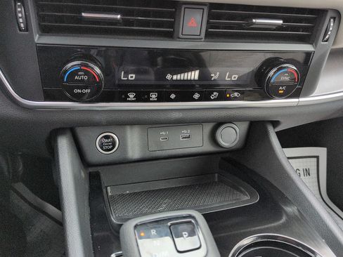 Used 2023 Nissan Rogue SV AWD/4WD image 19