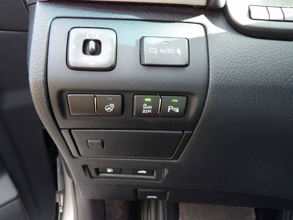Used 2014 Lexus LS 460 w/ Comfort Package RWD image 14