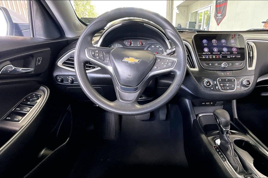 Used 2024 Chevrolet Malibu LT FWD image 5