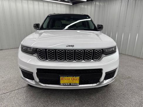 Used 2021 Jeep Grand Cherokee L Summit w/ Luxury Tech Group V AWD/4WD image 2