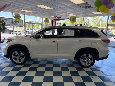 Used 2015 Toyota Highlander Limited Platinum image 4