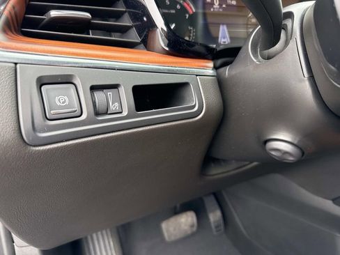 Certified 2022 Cadillac XT5 Premium Luxury image 31