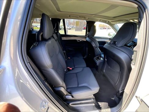 Used 2025 Volvo XC90 B6 Plus image 16
