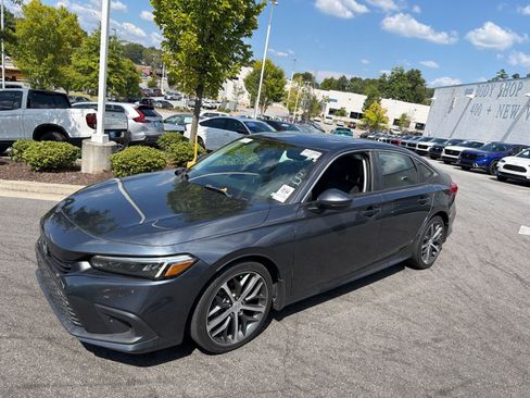 Used 2023 Honda Civic Touring image 5