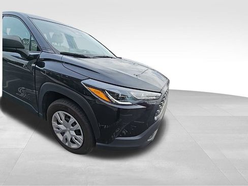 Used 2023 Toyota Corolla Cross L image 4