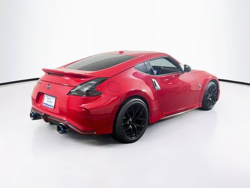 Used 2017 Nissan 370Z NISMO RWD image 5