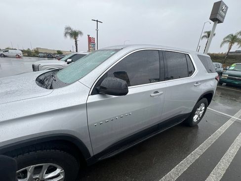Used 2022 Chevrolet Traverse LS FWD image 5