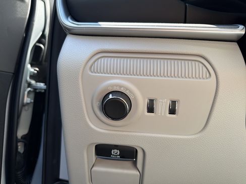 New 2026 Jeep Grand Wagoneer Limited AWD/4WD image 17