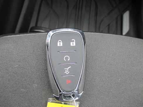 Used 2023 Chevrolet Equinox RS w/ LPO, Floor Liner Package FWD image 24