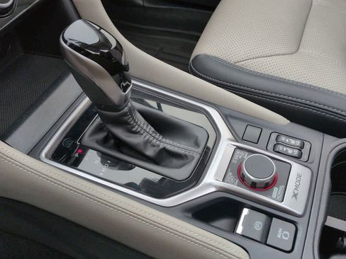 Used 2021 Subaru Forester Limited image 34