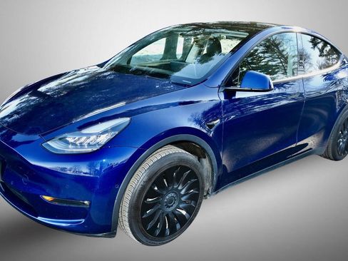 Used 2021 Tesla Model Y 2WD image 3