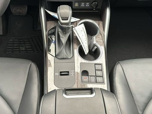 New 2026 Toyota Highlander Platinum AWD/4WD image 33