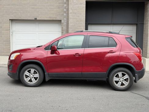 Used 2015 Chevrolet Trax LT w/ LT Plus Package AWD/4WD image 2