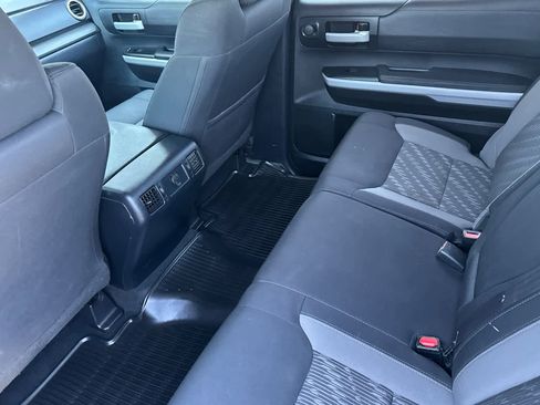 Used 2018 Toyota Tundra SR5 w/ SR5 Upgrade Package AWD/4WD image 4