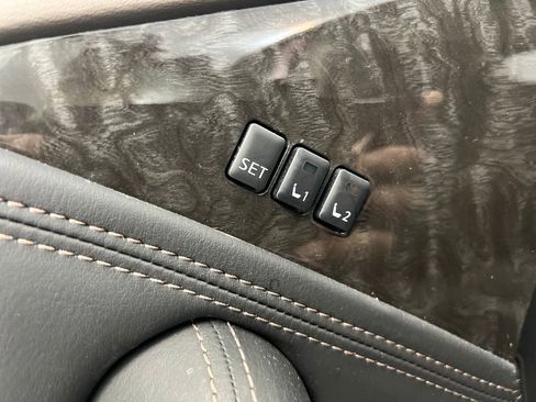 Used 2024 Nissan Armada Platinum w/ Captain's Chairs Package image 13