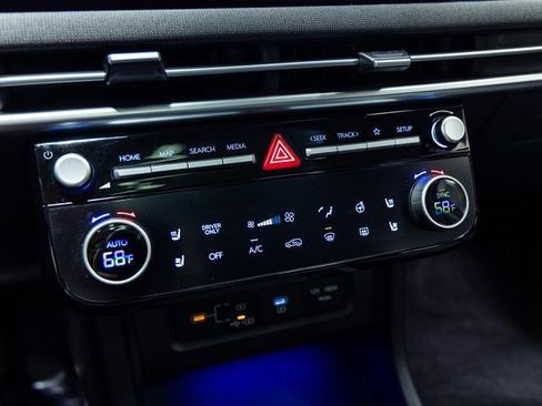 Used 2025 Hyundai Tucson Limited image 19