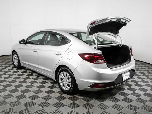 Used 2019 Hyundai Elantra SE w/ Winter Weather Package FWD image 29