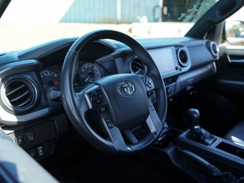 Used 2023 Toyota Tacoma TRD Off-Road w/ TRD Premium Off Road Package image 7