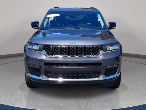 Used 2022 Jeep Grand Cherokee L Limited RWD image 2