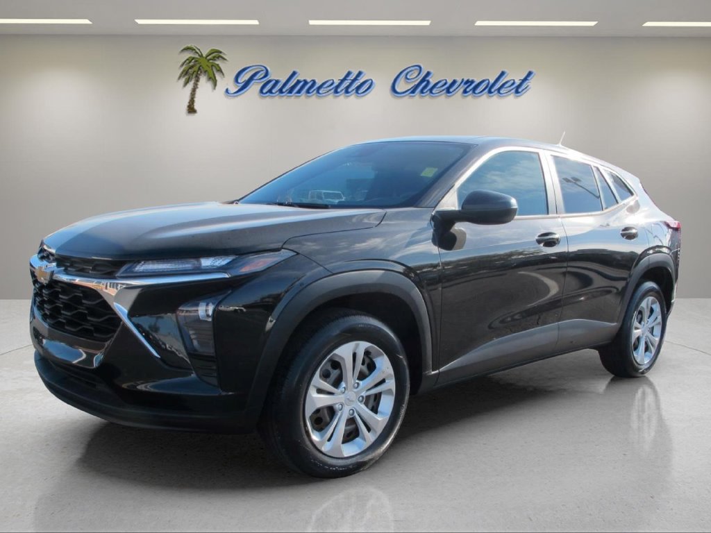 Used 2024 Chevrolet Trax LS w/ Driver Confidence Package FWD image 7