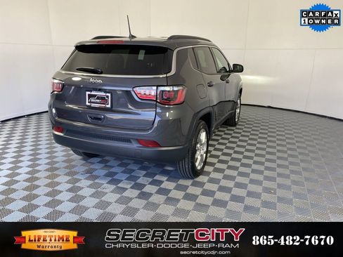 Used 2024 Jeep Compass Latitude AWD/4WD image 7