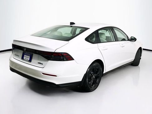 Used 2025 Honda Accord SE image 7