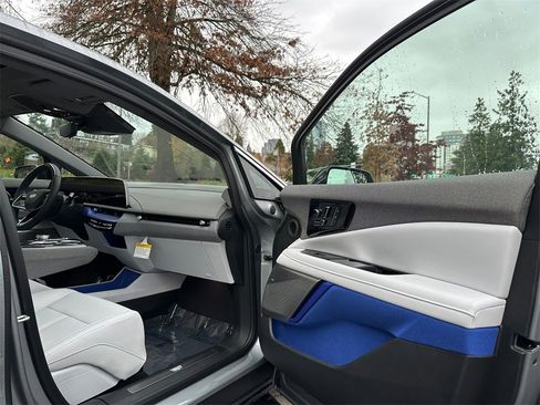 New 2026 Cadillac Optiq Luxury 1 image 11