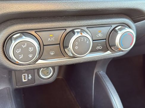 Used 2023 Nissan Versa S w/ Trunk Package image 17