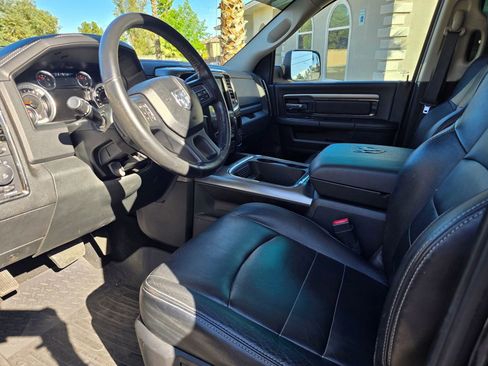 Used 2018 RAM 2500 Big Horn w/ Sport Appearance Group image 9