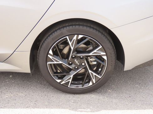 Used 2025 Kia K5 GT-Line w/ GT-Line Premium Package FWD image 17