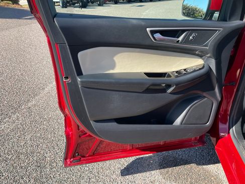 Used 2020 Ford Edge SEL w/ Convenience Package image 11