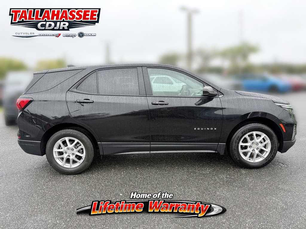 Used 2024 Chevrolet Equinox LS w/ LS Convenience Package AWD/4WD image 2