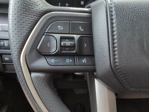 Certified 2025 Toyota 4Runner SR5 AWD/4WD image 19
