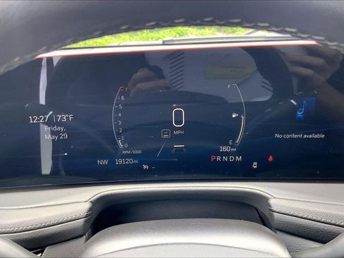 Used 2025 Cadillac XT4 Premium Luxury FWD image 21