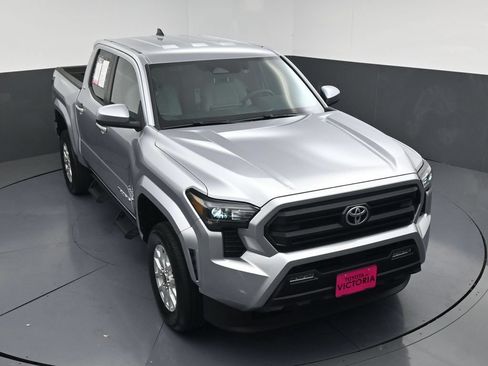 Used 2025 Toyota Tacoma SR5 RWD image 17