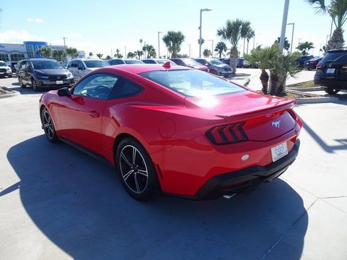 Used 2024 Ford Mustang Premium image 4