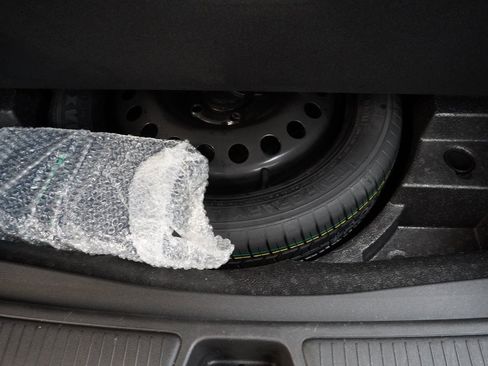 Used 2023 Buick Envision Avenir image 12