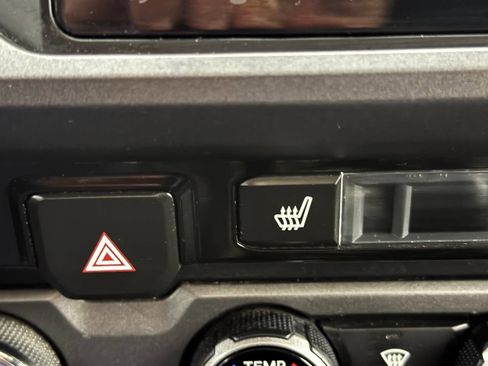 Used 2016 Toyota Tacoma TRD Off-Road image 40