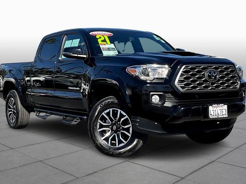 Used 2021 Toyota Tacoma TRD Sport w/ Technology Package image 2