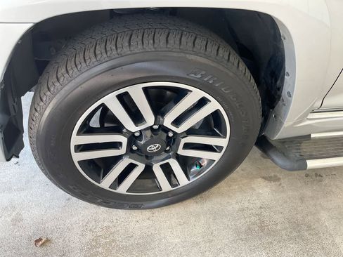 Used 2022 Toyota 4Runner Limited image 10