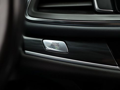 Used 2021 Buick Enclave Essence w/ Sound and Sites Package image 18