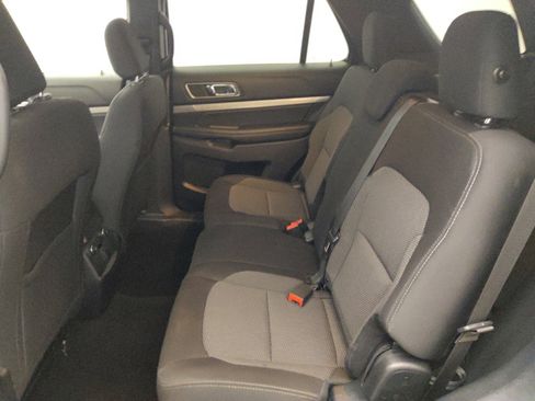 Used 2019 Ford Explorer XLT w/ Equipment Group 201A AWD/4WD image 18