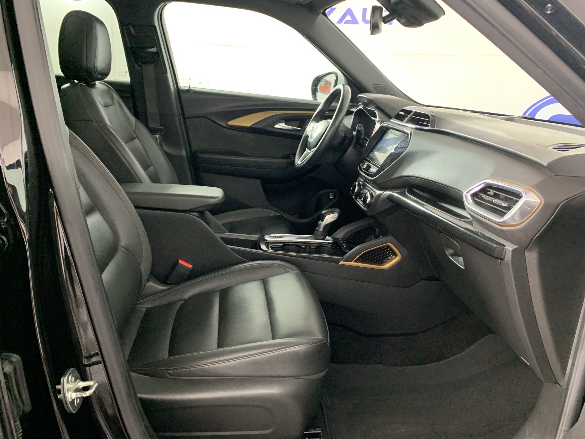 Used 2021 Chevrolet TrailBlazer ACTIV w/ Sun and Liftgate Package FWD image 40