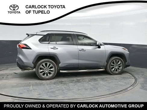 Used 2021 Toyota RAV4 XLE Premium image 4