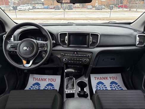 Used 2018 Kia Sportage LX w/ LX Technology Package image 32