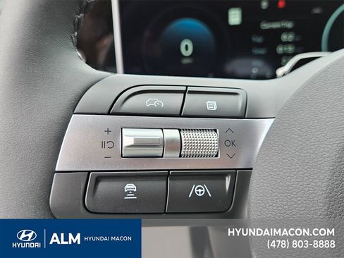 New 2025 Hyundai Tucson Limited image 32